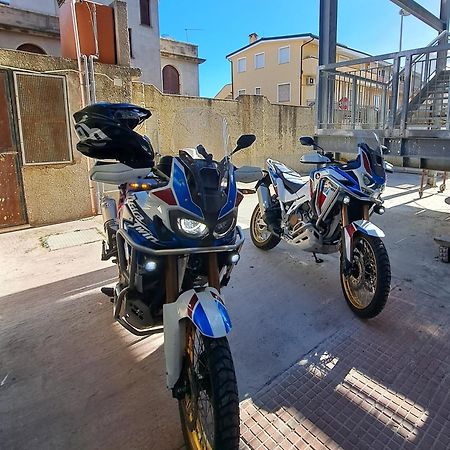 B&B Centrale トルトリ エクステリア 写真